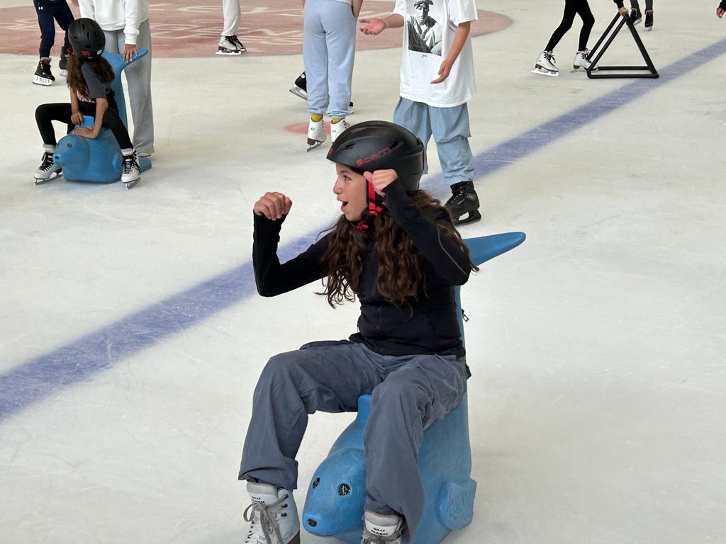 Village Camps International Summer Camp Leysin, Switzerland 2025-08-09 https://www.villagecamps.com/journals_admin/images/2612-0577-yellows 4.jpg